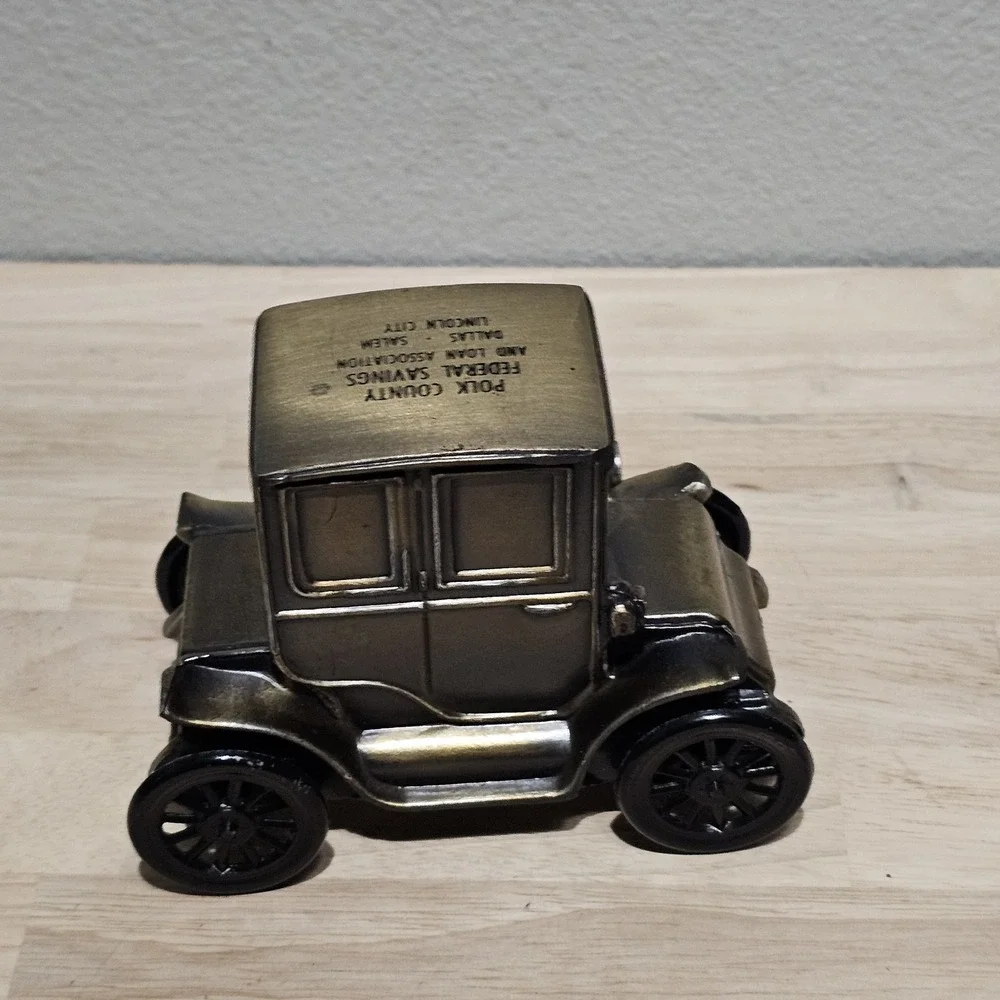 VINTAGE BANTHRICO COIN BANK METAL CAR 1910 BAKER ELECTRIC WITH KEY